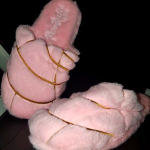 YRU pink Concha slippers